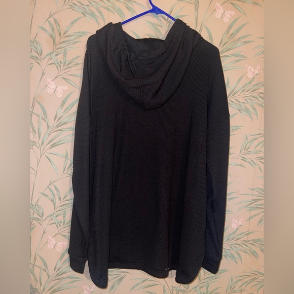 Lightweight hoodie - Picture 3 of 4